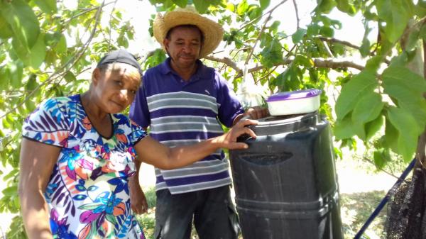 Comunidade Angical do Município de Colônia do Piauí recebeu orientações técnica no preparo do biofertilizante anaeróbica.